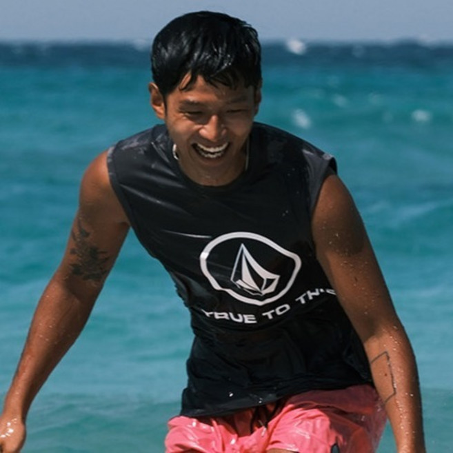 볼컴 남성용 에센셜 래시나시 티셔츠 VA252RG104, Charcoal