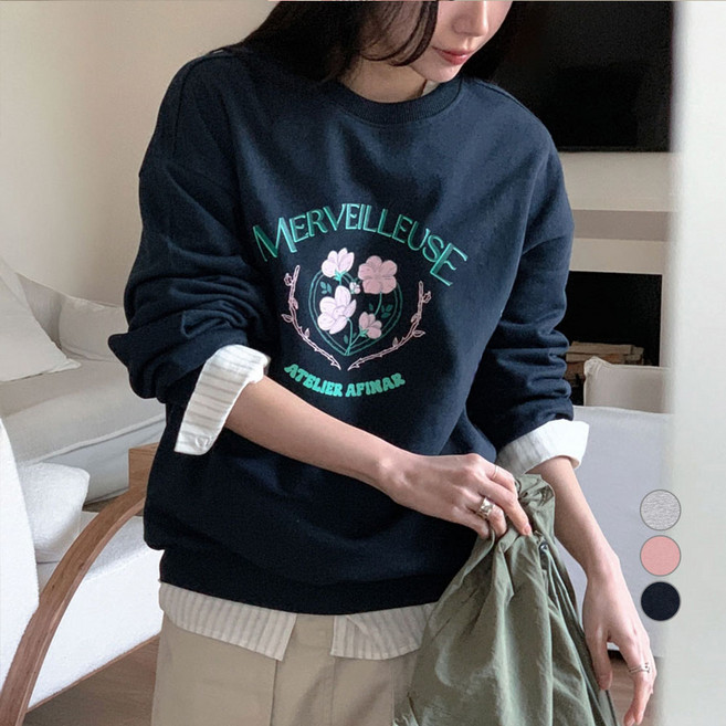 afinar 女款浪漫復古圖案印花大學T