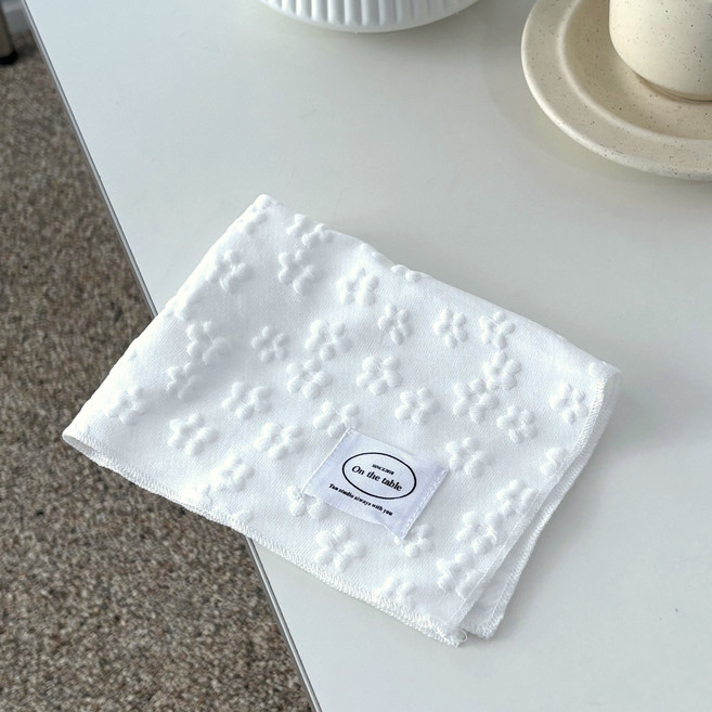 오레뉴 플라워 엠보싱 테이블매트, 크림, 1개, one size