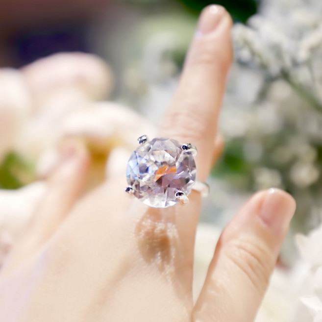 2천 캐럿 다이아반지 프로포즈, 투명, 1개