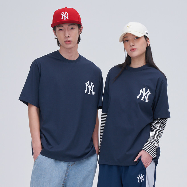 뉴에라 남녀공용 MLB 베이직 로고 뉴욕 양키스 반팔 티셔츠 1472130