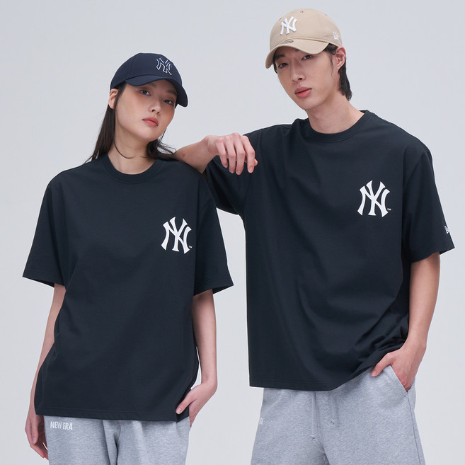 뉴에라 남녀공용 MLB 베이직 로고 뉴욕 양키스 반팔 티셔츠 1472130