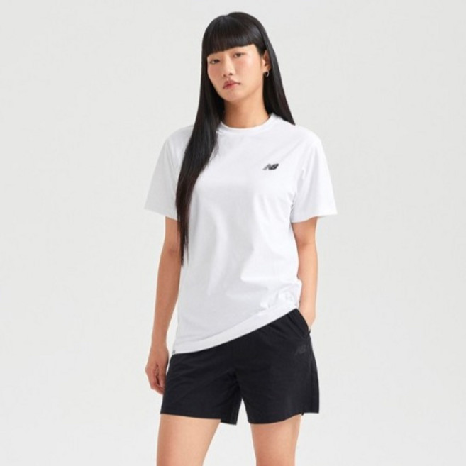 뉴발란스 여성용 W 베이직 스트레치 4부 쇼츠 NBNVFB0022