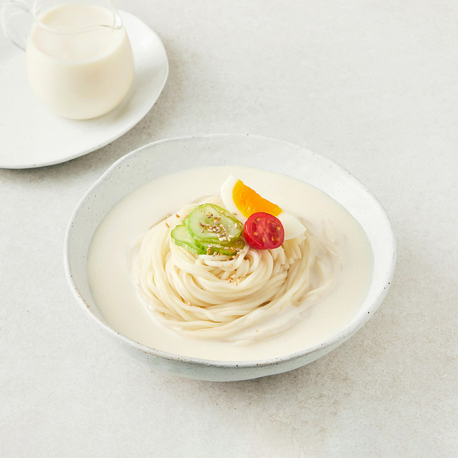 프레시오늘 껍질째 손수 영양가득 진한 파주장단콩 콩국수 생소면 밀키트, 673g, 1개