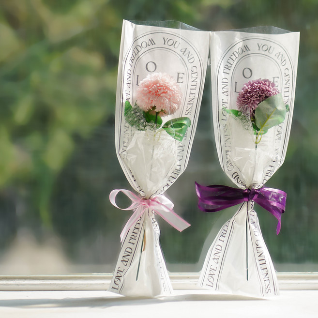 아스파시아 비누꽃 클레오 퐁퐁 카네이션 한 송이 꽃다발 2p + 메세지픽 2p + 쇼핑백 2p 세트, 핑크 + 퍼플, 1개