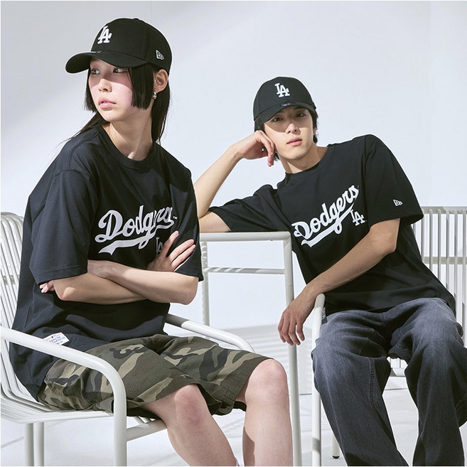 뉴에라 남녀공용 MLB 스크립트 로고 로스엔젤레스 다저스 오버핏 반팔 티셔츠 1517077