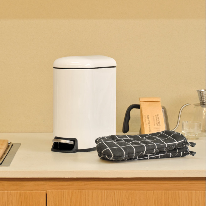 하우스레시피 밀리 무소음 페달 휴지통 5L, 화이트