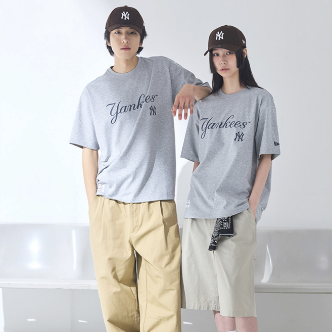 뉴에라 남녀공용 MLB 스크립트 로고 뉴욕 양키스 오버핏 반팔 티셔츠 1517076