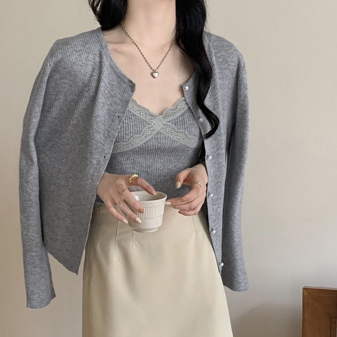 비비에모 여성용 말리 진주 버튼 가디건 + 레이스 나시 세트 10794