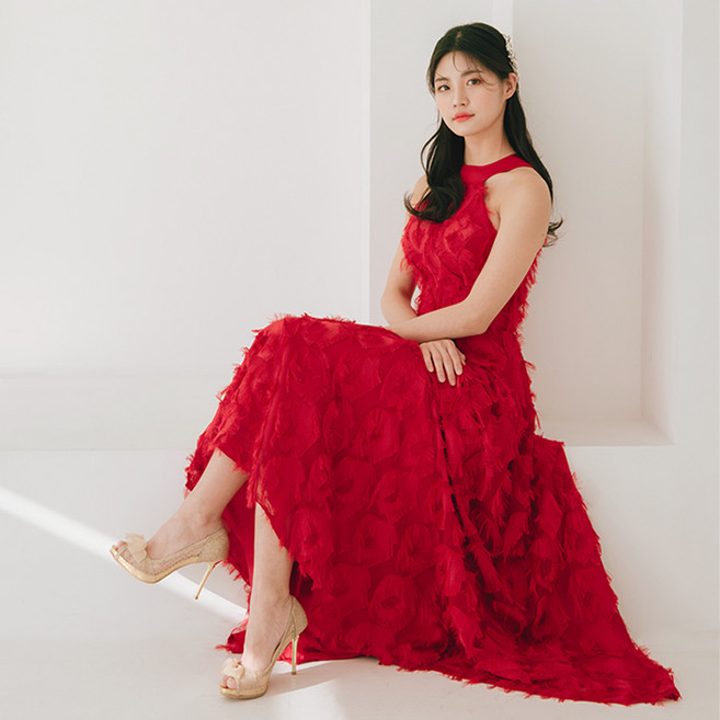 lilydress Ruby 削肩羽毛洋裝 LDP33