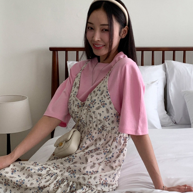 시크블랙 여성용 컷트렌 라운드넥 퍼프 벌룬 무지 티셔츠 cpt14381k41