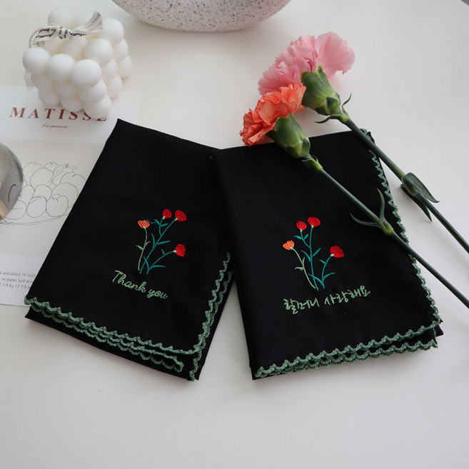 MAISONTEXTILE 康乃馨刺繡手帕2件組 (奶奶我愛你 + 謝謝你)