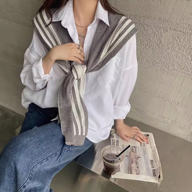 Chichills Basium 線條撞色肩部披肩針織圍巾 12276