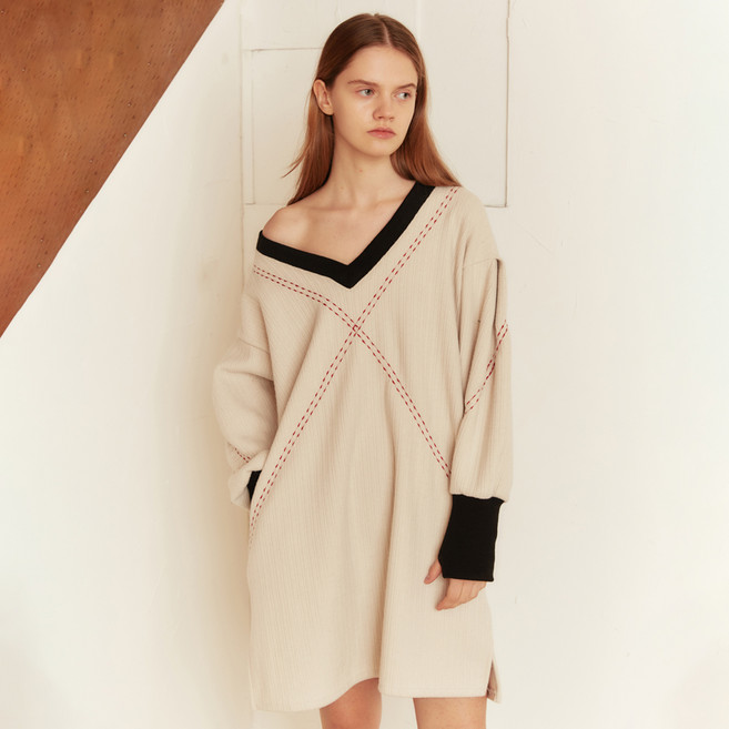 1159스튜디오 A3 ARGYLE V-NECK DRESS