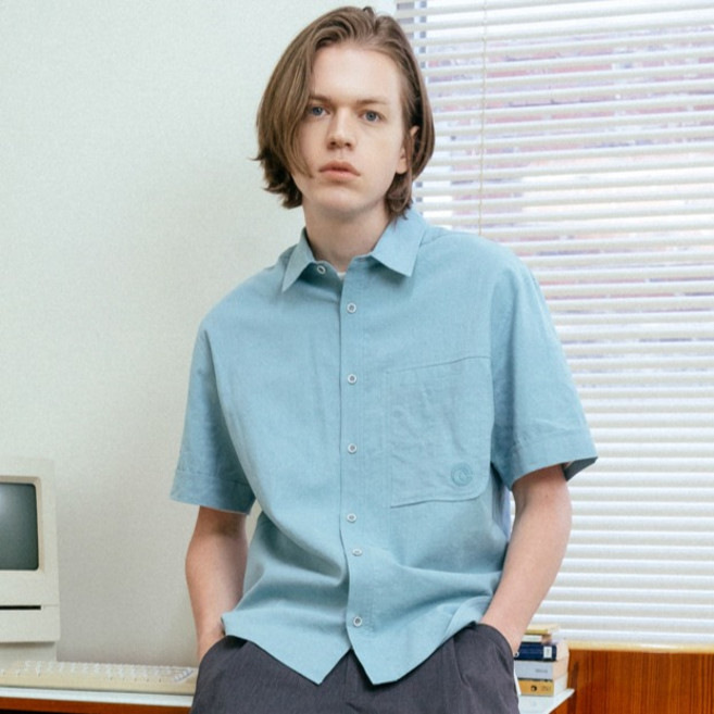 커스텀어스 남성용 비대칭절개라인 로고자수 반팔셔츠 CXS24MWSH488