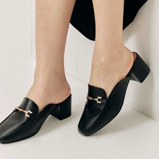 아피나르 여성용 베이직 체인 장식 힐 블로퍼 5cm