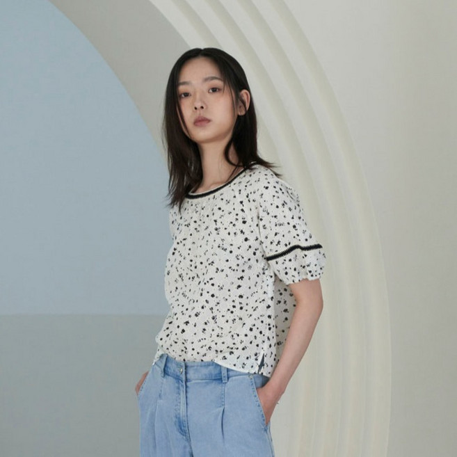 Olivia Lauren 方領鏤空襯衫 VOCNS6M5231