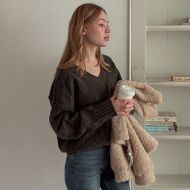 앤드스타일 여성용 웜소프트 5탄 울혼방 케이블 브이넥 루즈핏 데일리 니트 264994