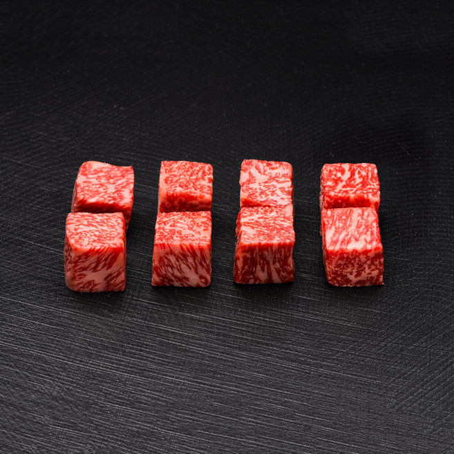 본앤브레드 한우 1++(9)등급 큐브 등심 구이용 (냉장), 130g, 1개