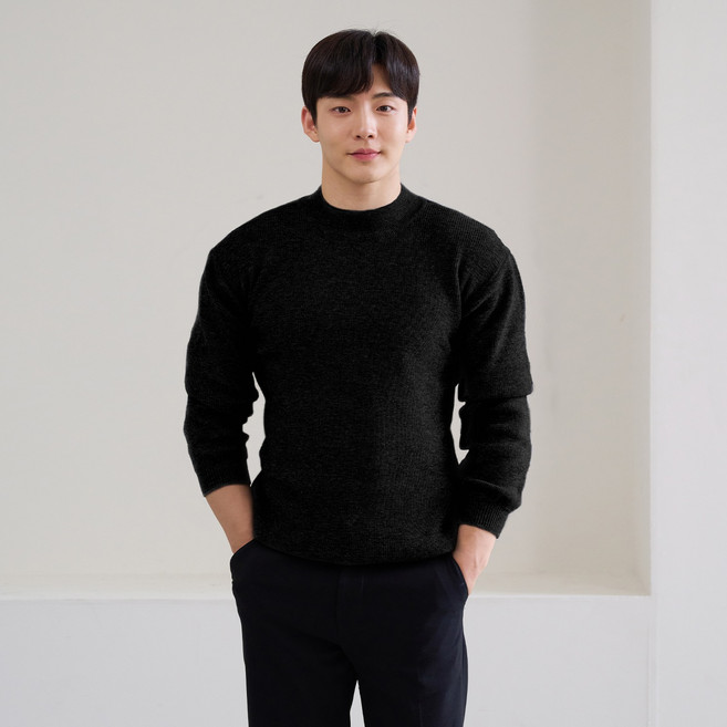 핵쿨남 남성용 어깨넓어보이는 머슬핏 반폴라 니트