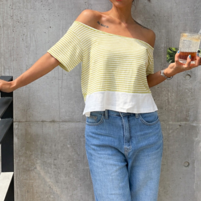 라라온 여성용 오프숄더 단가라 배색 크롭 반팔티 26TSP4016
