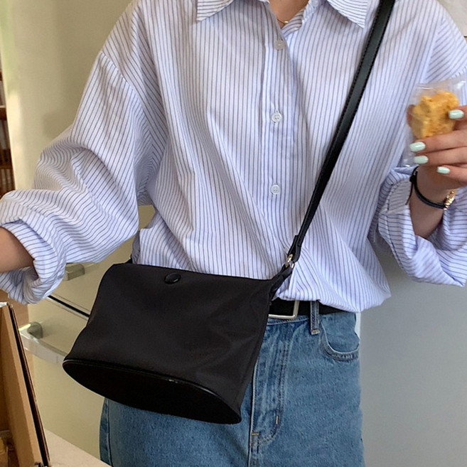 SORIDAL Vermil 女士素色日常肩背包, 黑色