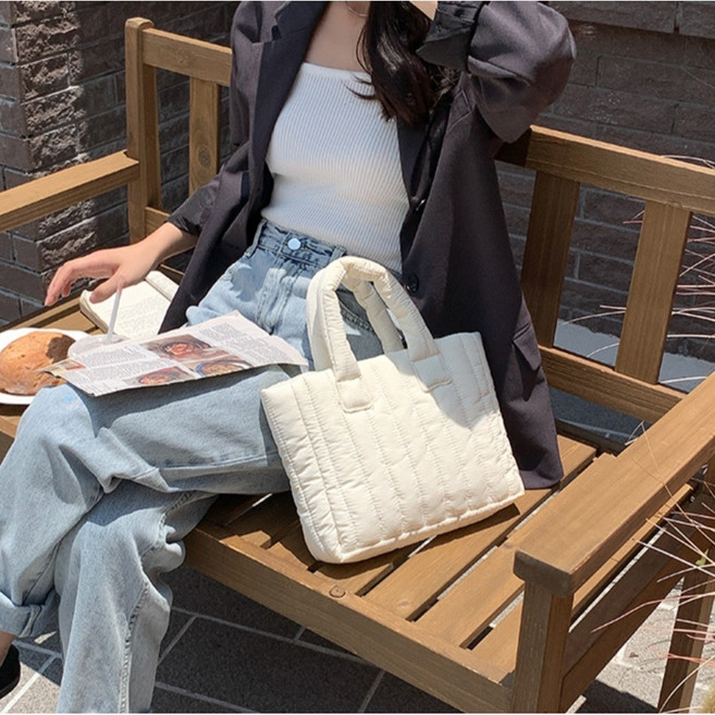 말랑젤리 폭신 폼폼 데일리 패딩백