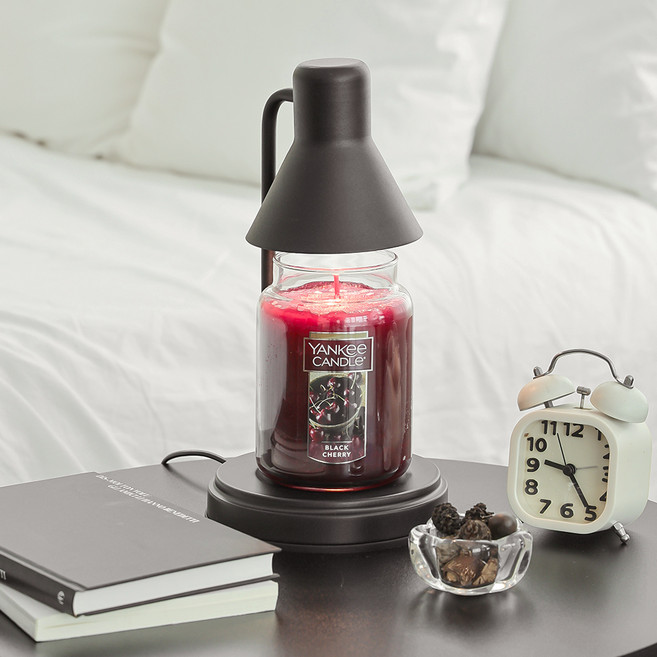 Yankee Candle 罐裝蠟燭 + Plain 融蠟燈 + 燈泡 2入組, 黑色, 黑櫻桃