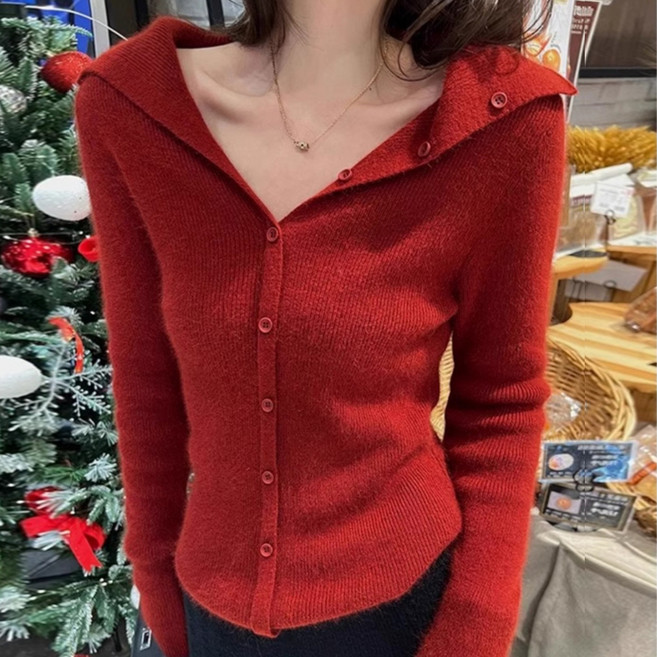 피어니스트 여성용 와이드 베이스 단추 카라 니트 티셔츠