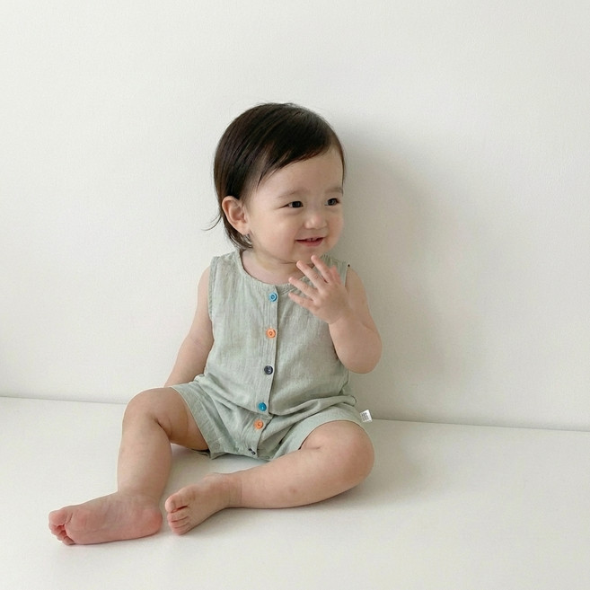 베베니즈 유아용 컬러단추 포인트 민소매 롬퍼