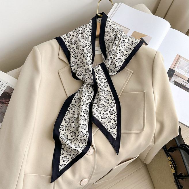 네오바트 블랙앤화이트 페이즐리 스카프