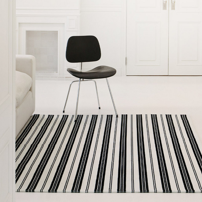 바이빔 플러시 스트라이프 패턴 러그