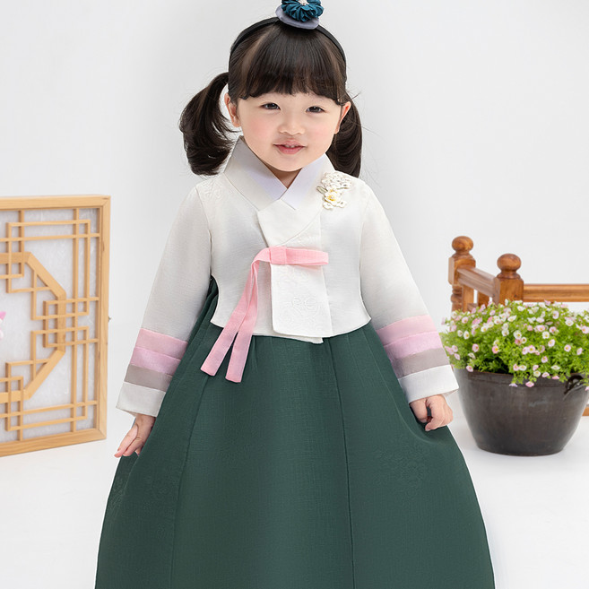 10위 - 금동이아가한복 여아용 여미색꽃송이 한복 저고리 + 치마 세트 AW095