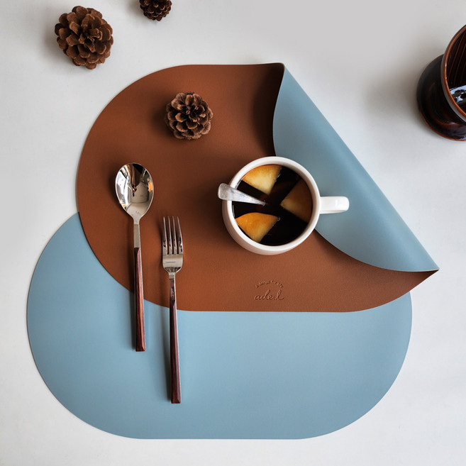 에이드엘 캡슐 가죽 테이블매트 2p, 카멜 + 스카이, W 428mm x D 280mm x 두께 1.8mm, 2개