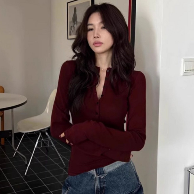 피어니스트 여성용 딥버튼 슬림핏 긴팔 단추넥 티셔츠