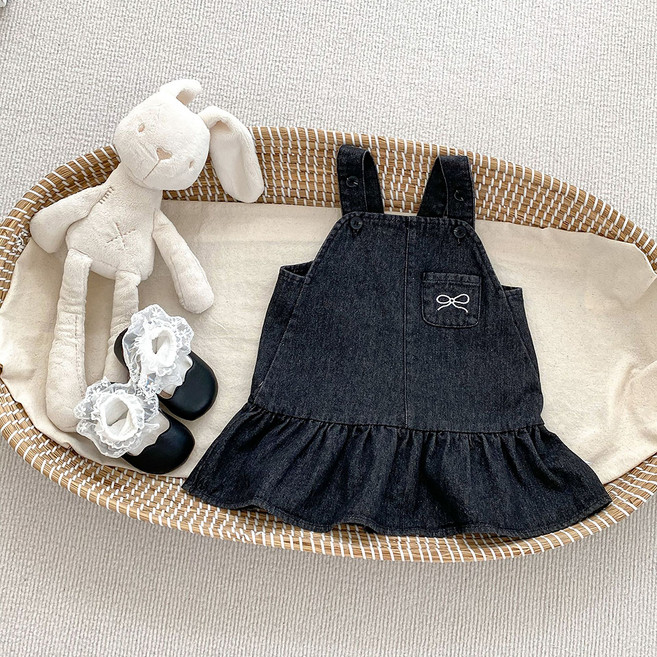 Bebeniz 蝴蝶結刺繡口袋牛仔連身裙