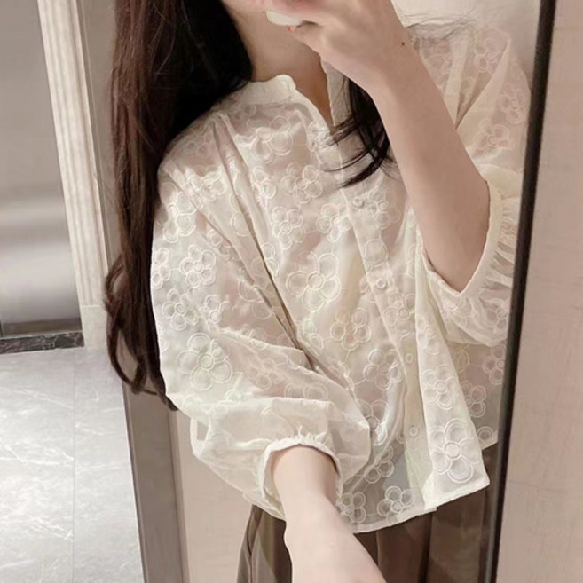 The Flow Commerce 蓬鬆柔美碎花圖案寬鬆版型女襯衫