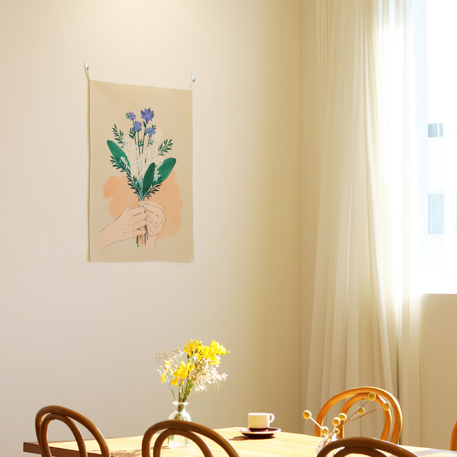 모노니크 패브릭 포스터, 62. 꽃을 든 여자