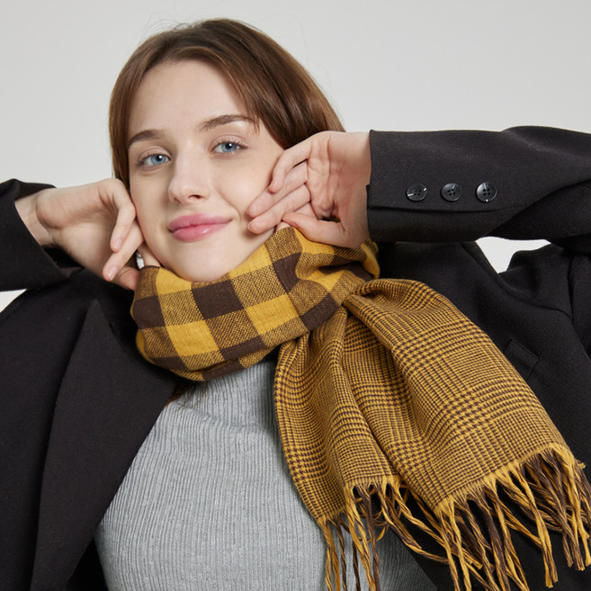 풋온 투스타일 체크 패턴 머플러 옐로우
