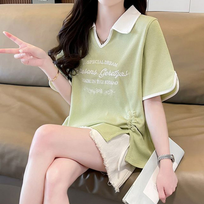 인피어스 여성용 오픈카라 레터링 셔링 반팔 티셔츠 I263-0048