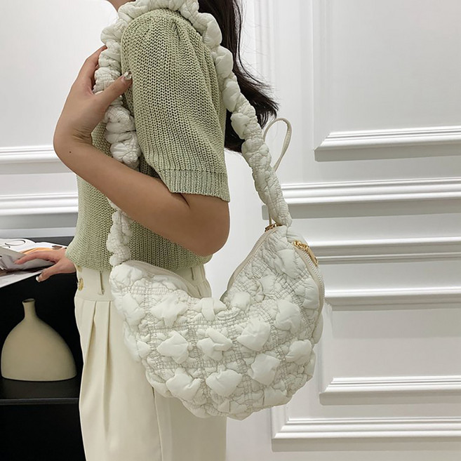 MEICHEL Bong Bong 雲朵可愛抓皺絎縫包 11391, 白色