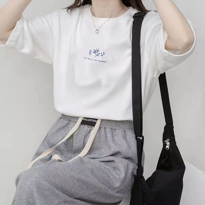 DMELD 女款字母印花寬鬆休閒上班穿搭短袖T恤