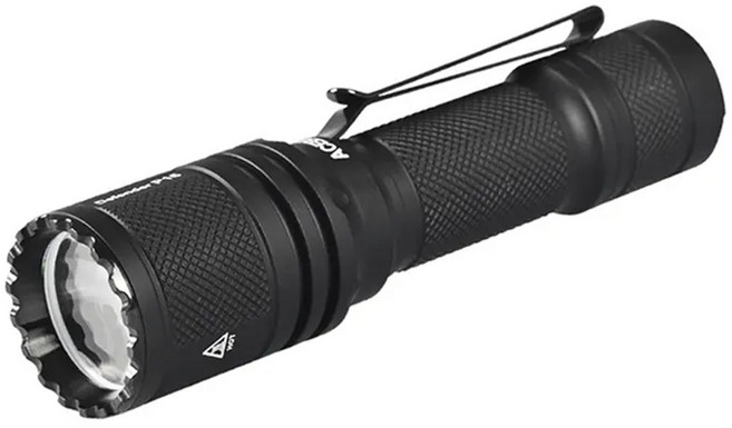 ACEBEAM WARRIOR P16 強光LED手電筒 1800流明 484米, 1個, 黑色
