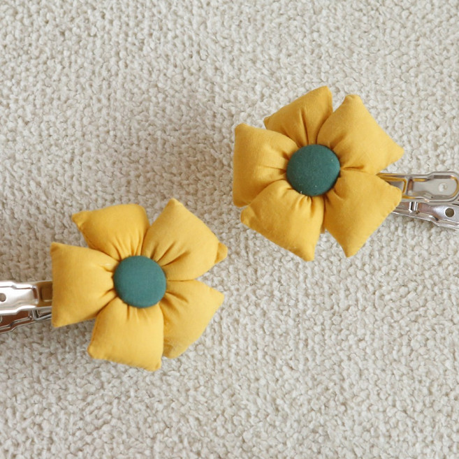 데코토닉 퐁신퐁신 플라워 커튼집게 2p 9 x 7cm, 머스타드, 2개