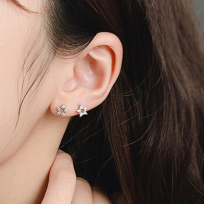 젤루나 여성용 써지컬 별 큐빅 스타 플랫 포인트 스터드 이너컨츠 바벨 볼타입 귀걸이 P-964