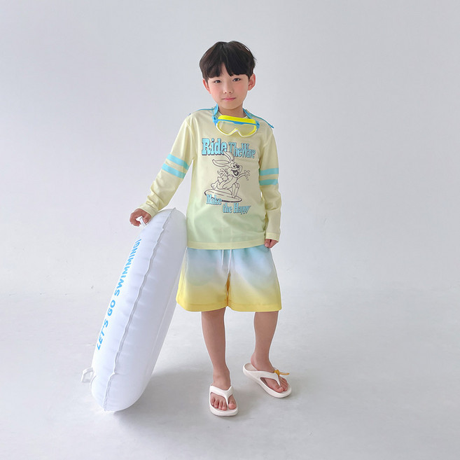 BerryCloset 男童 Enjoy Bunny 防曬泳衣兩件式 + 泳帽套裝, 黃色