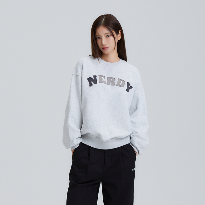 널디 남녀공용 빈티지 아치 로고 스웻셔츠