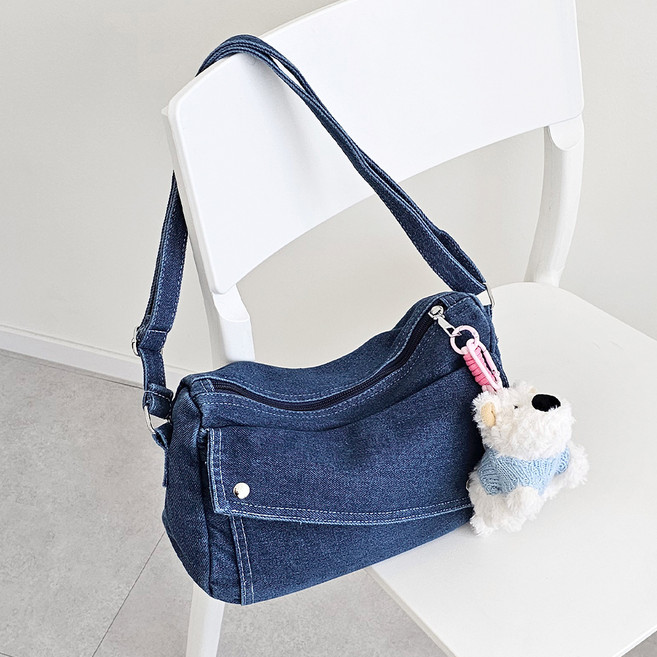 FROM HEAVEN 卡比尼亞 休閒 牛仔 斜背包 + 鑰匙圈套組, 淺藍色