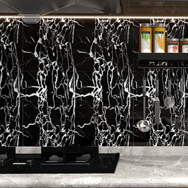 쿼르디 대리석 시트지, 블랙스톤