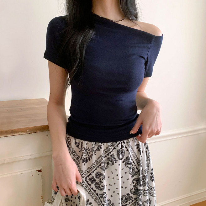 Planday 女款Teusi不對稱露肩短袖T恤
